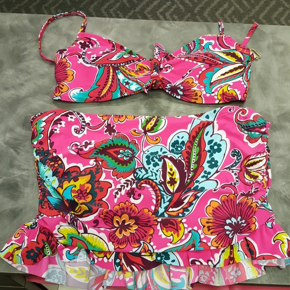 Swim skirt and underwire top
